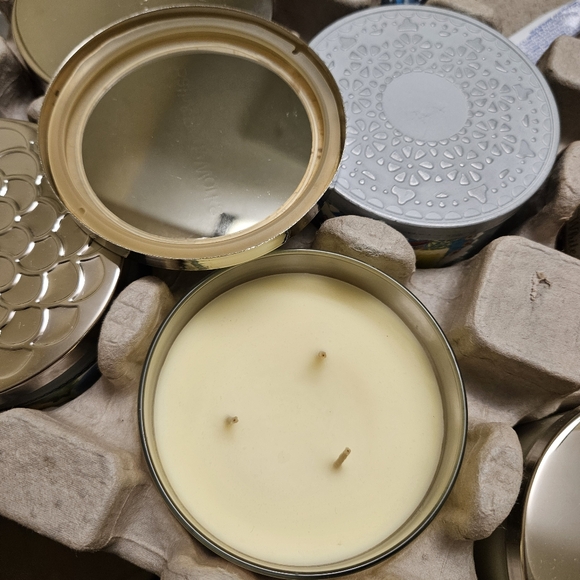 Bath & Body Works 3 Wick Candle A Thousand Wishes Rare Vintage - Picture 4 of 6